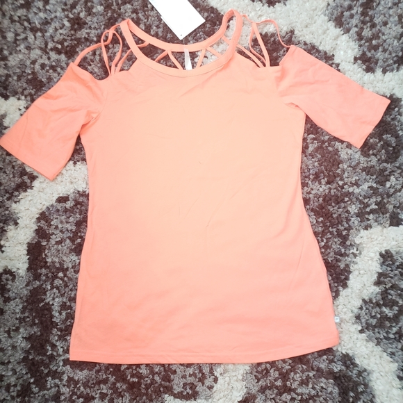 Top - Picture 1 of 2